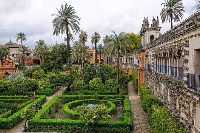 Alcazar and Cathedral & Giralda of Seville. Skip The Line! Includes access tickets - A smart way to tackle Seville’s big three in one afternoon