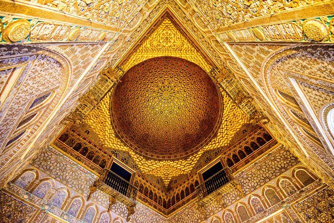Alcazar of Seville Exclusive Group, max. 9 travelers - The Gardens of the Reales Alcázares: Green Break + Peacock Payoff