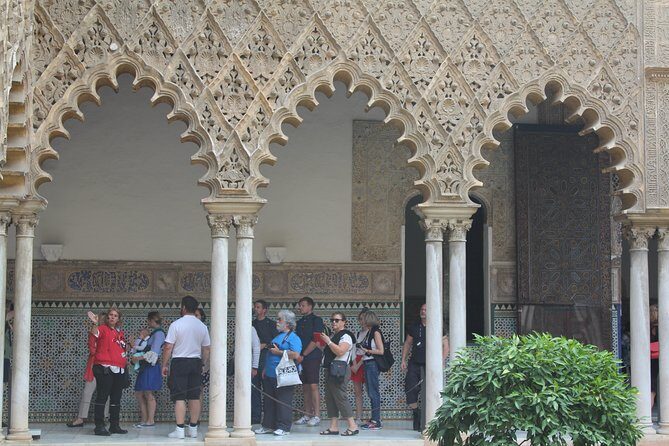 Alcázar tour and roof tour - Real Alcázar: Arabic doors, golden domes, and the palace story