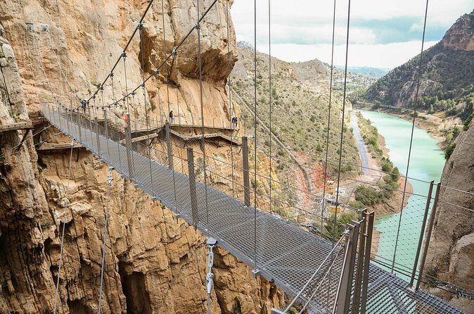 Caminito del Rey from Seville with Semi-private Transfer - The walk and the views: what to expect (especially in hot months)