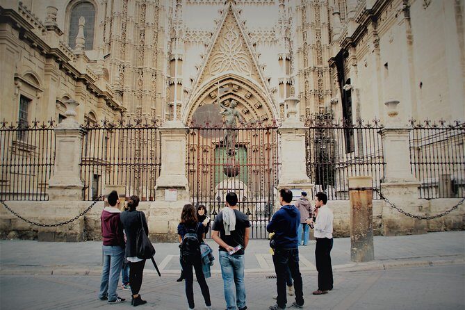 Cathedral & Giralda of Seville Exclusive Group, max. 9 travelers - Giralda tower: Patio de los Naranjos and 34 ramps to the city view