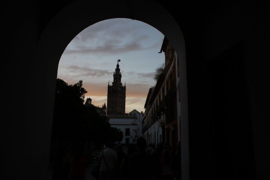 Enchanted Seville Walking Tour - Walking the Judería: Seville’s old Jewish quarter in real street-scale