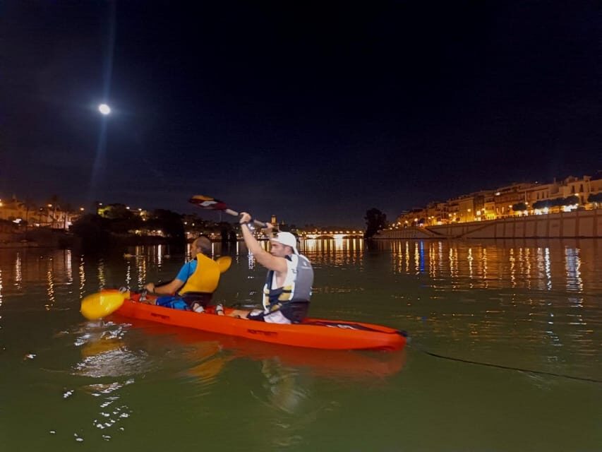 Night Kayak: Historic Seville, Triana and La Cartuja - Meeting at Paseo de la O: finding the small pier on a dark street