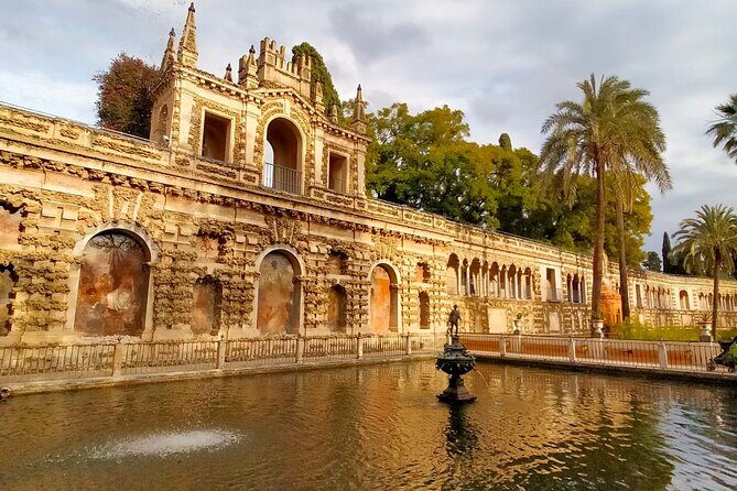 Private Walking Tour Alcazar and Cathedral in Sevilla - Best For Who: Families, History Lovers, and Tired People Who Still Want It Done