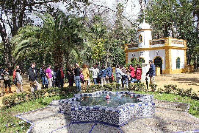 Secretos del Parque María Luisa & Plaza de España Tour en Español - Plaza de América Inside the Park: construction curiosities, not just another photo stop