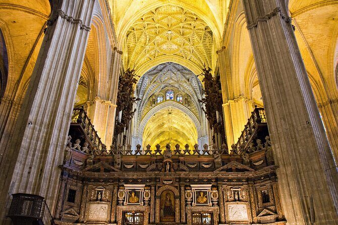 Sevilla: Guided tour to Cathedral and Giralda - Stop 3: optional Giralda climb in a tight 10-minute window