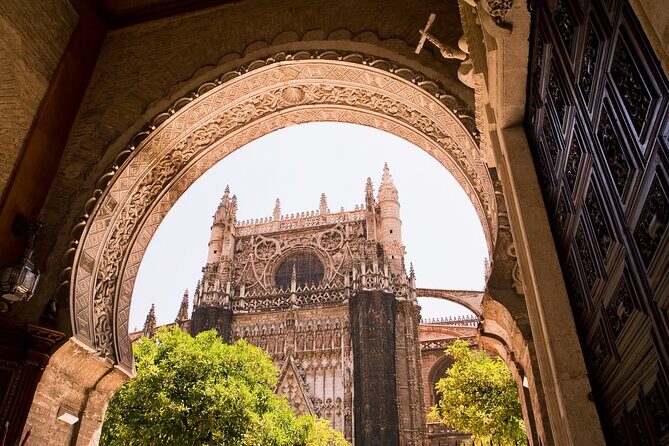 Sevilla: Guided tour to Cathedral and Giralda - Price and value: what $35.62 includes and what it doesn’t
