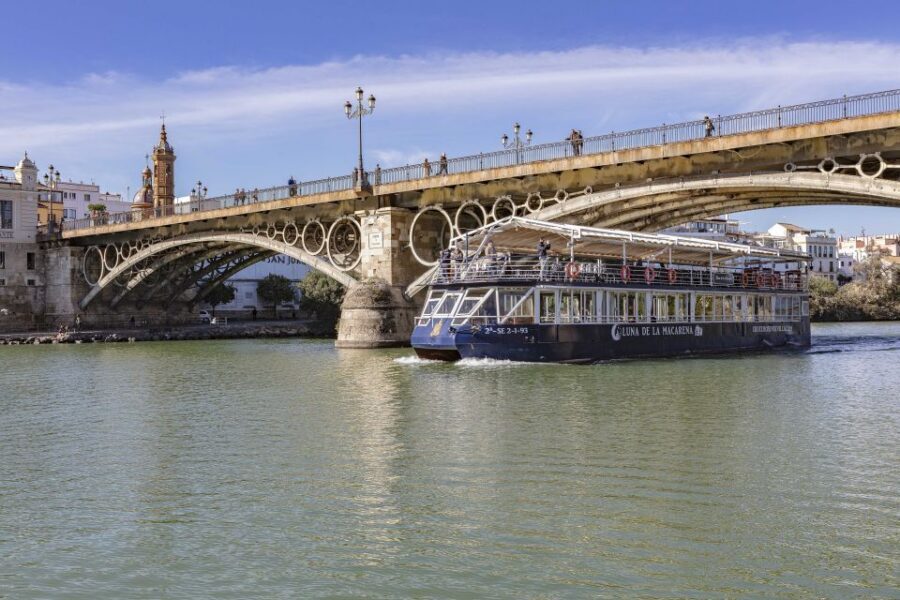 Sevilla: Hop-On Hop-Off & Walking Tours, Cruise & Flamenco - Flamenco at Theatre Pathé: choose your 17:30 or 19:30 slot