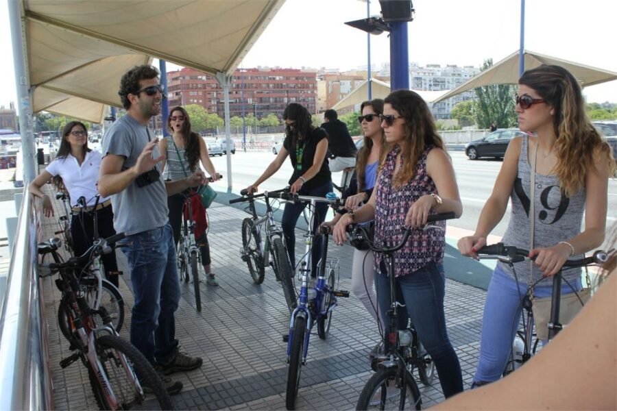 Seville: Bike Rental - A simple self-guided plan for 3 hours to 7 days