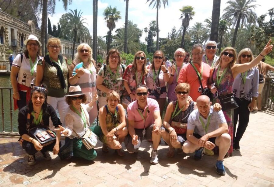 Seville: Cathedral & Alcázar Guided Tour with River Cruise - Royal Alcázar: rooms and gardens that make you stop and look closer