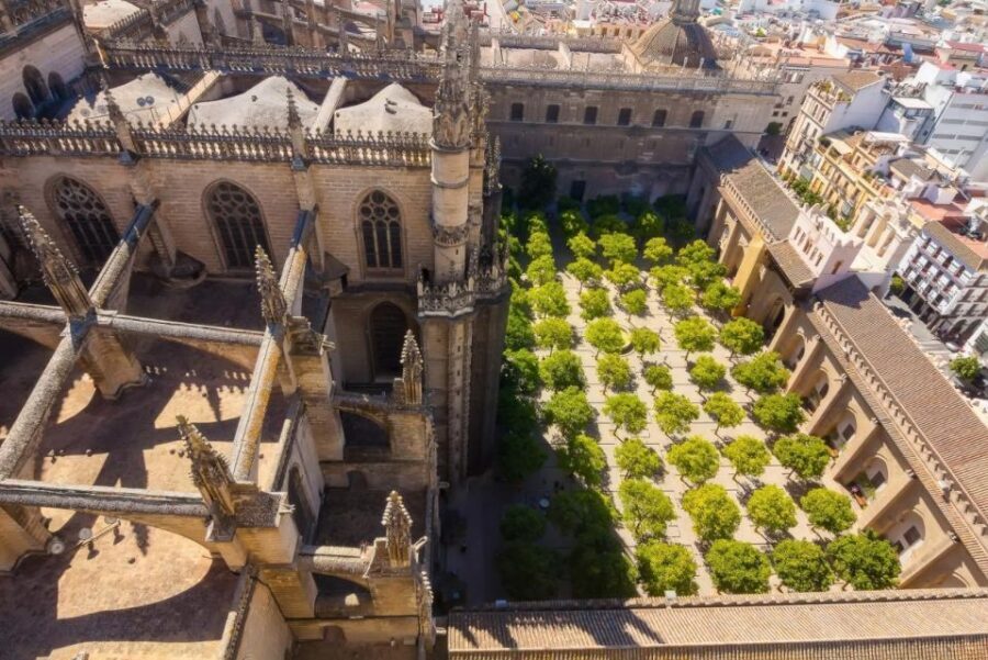 Seville Cathedral and Giralda Tower Guided Tour and Tickets - La Giralda’s 35 Ramps: A Unique Climb That Feels Like a Workout