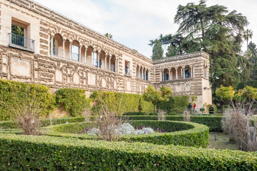 Seville: Cathedral, Giralda & Alcazar Entry With Guided Tour - Skip-the-line details: where it saves you time