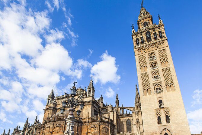 Seville: Cathedral & Giralda Guided Tour with Tickets - Naturanda Turismo Ambiental: Fast Check-In That Saves Your Sanity