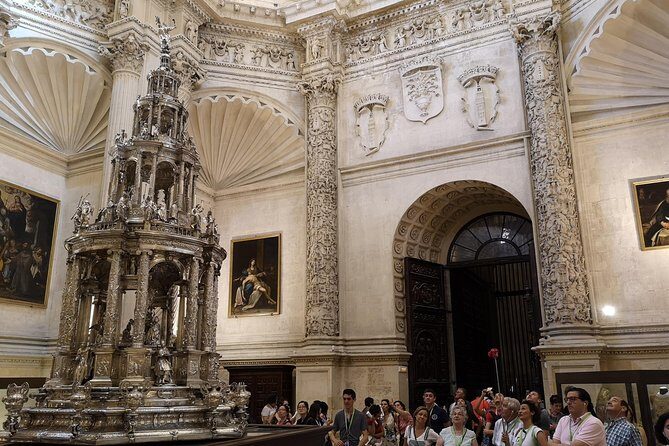 Seville Cathedral Tour including tickets and skip the line entry - The gold centerpiece: the main altar and its 36 Christ scenes