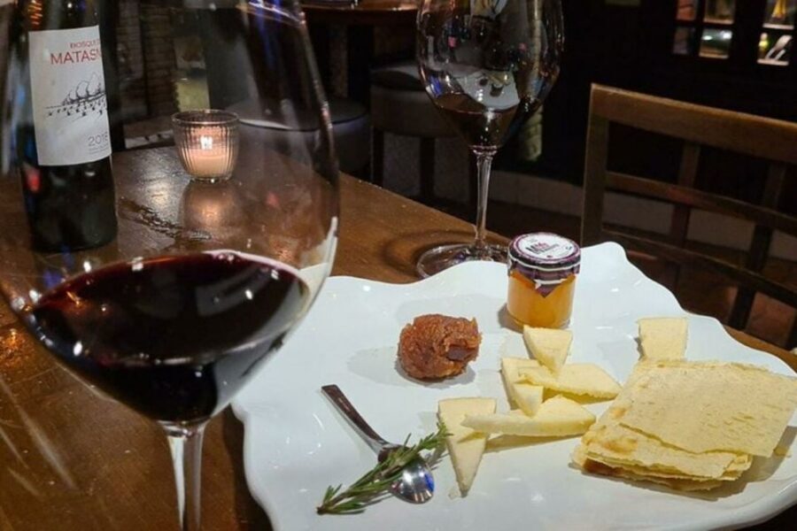 Seville: Flamenco Show and Tapas in Triana Private Tour - Key things I’d make sure you notice