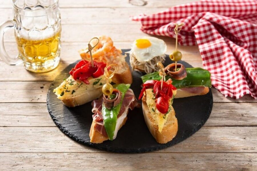 Seville: Flamenco Show and Tapas in Triana Private Tour - A Professional Tablao Flamenco Show You Can Follow