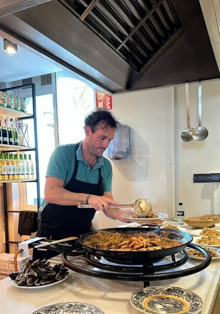 Seville: Paella Dining Experience - Finding La Terraza del Cristina by Torre del Oro