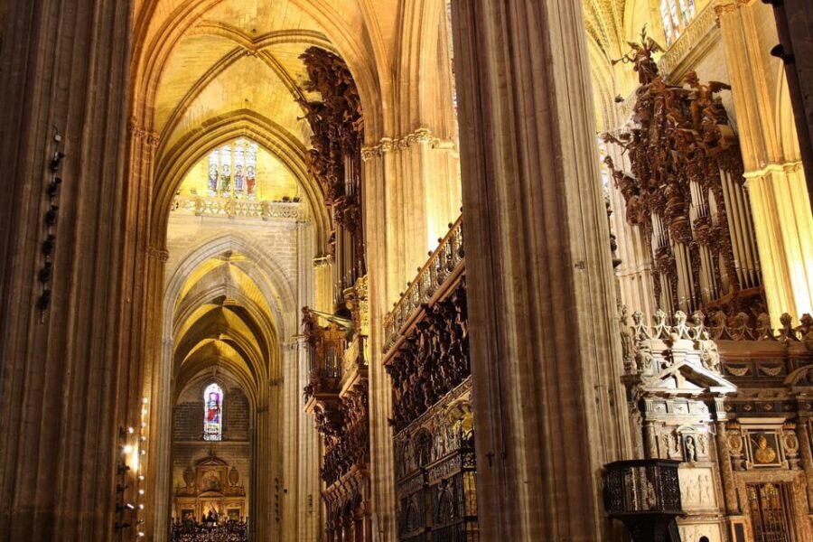 Seville: Priority Access Cathedral & Giralda Tour - Getting into Seville Cathedral faster than your brain expects