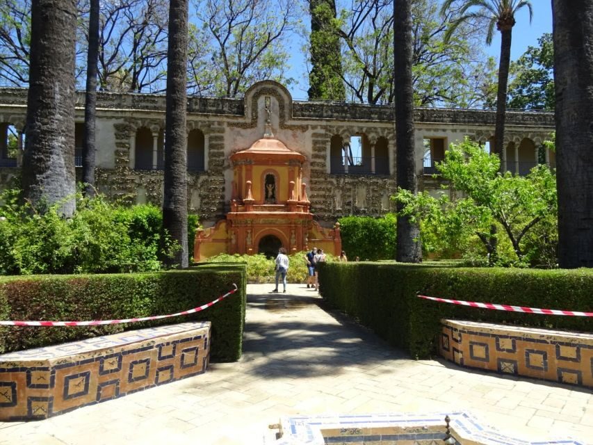 Seville: Small-Group Alcázar Guided Tour & Entry Ticket - House of Trade and Admiral’s Room: Seville’s Global Moment