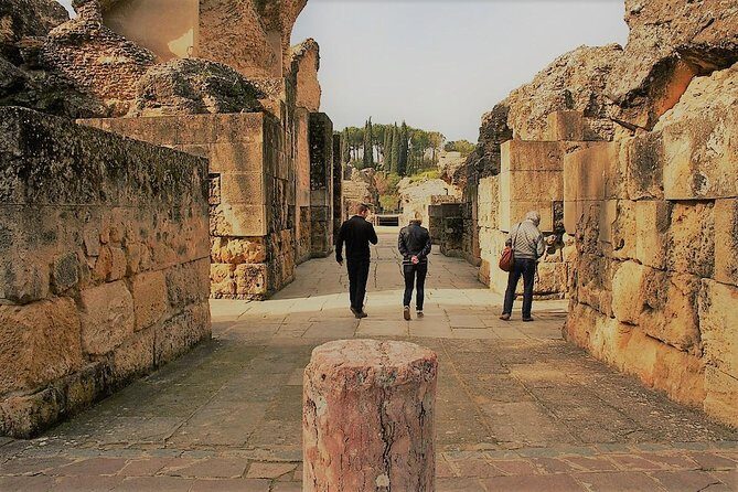 Visit to Italica Roman Ruins Tour tickets included - Santiponce Meet-Up: where your tour starts and why timing matters
